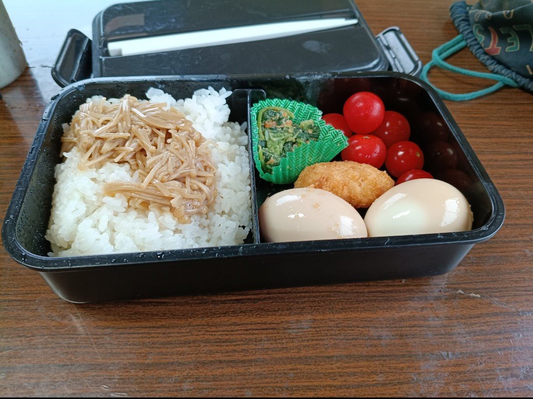 Daruhira's tweet photo. @sng_zisan 失礼します😌

尚、↓全3種……ランダムとは🤔…？ https://t.co/kFTagz9O0r