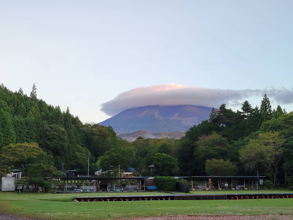 suyamashooting's tweet photo. おはようございます☀
9月22日（火）今朝の須山情報です。
天気　晴れ☀️
気温　20℃
風　　微風
本日はスキート面予約が入ってます。

台風が通り過ぎ晴天の須山☀️射撃日和です☀️

本日も皆様のご来場スタッフ一同心よりお待ちしております。 https://t.co/EyIeTmEnnJ