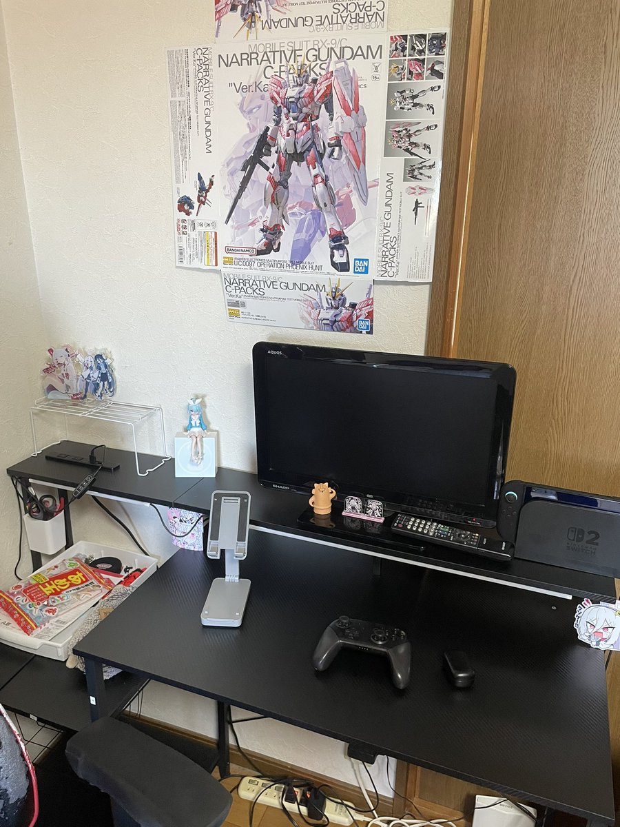 Echo_Link15's tweet photo. ちょいとアクスタの位置変えたり掃除したり、早起きしたら時間に余裕もてていいね https://t.co/yGSY47ezFJ