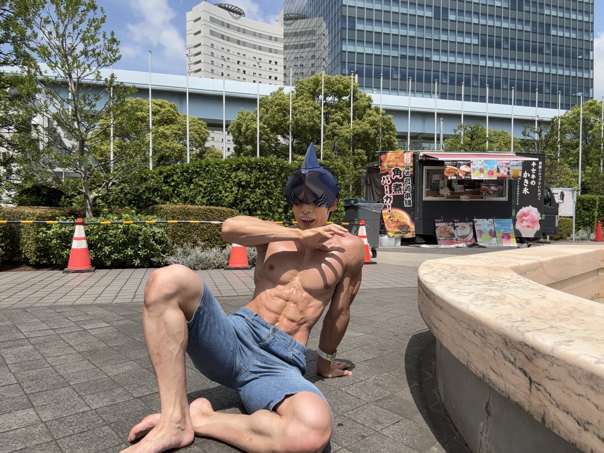 ao_cos3's tweet photo. レゼ篇はサメ映画だった...!? https://t.co/ZRA0B1VaEU