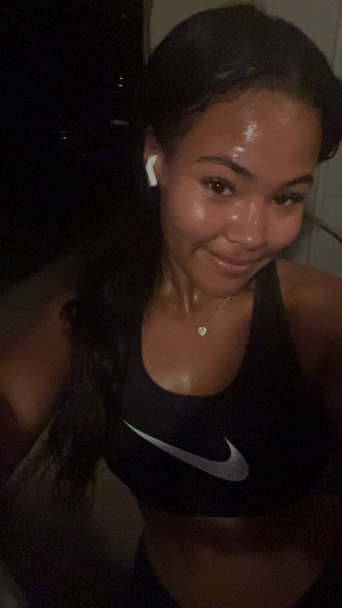 TanyellWalker28's tweet photo. I had a good workout today with coach Ryan and then ended my night off with a mile! @SouthJerseyAs @TopPreps @ALLNJSoftball @DirectRecruits https://t.co/s0XZmk0nL7