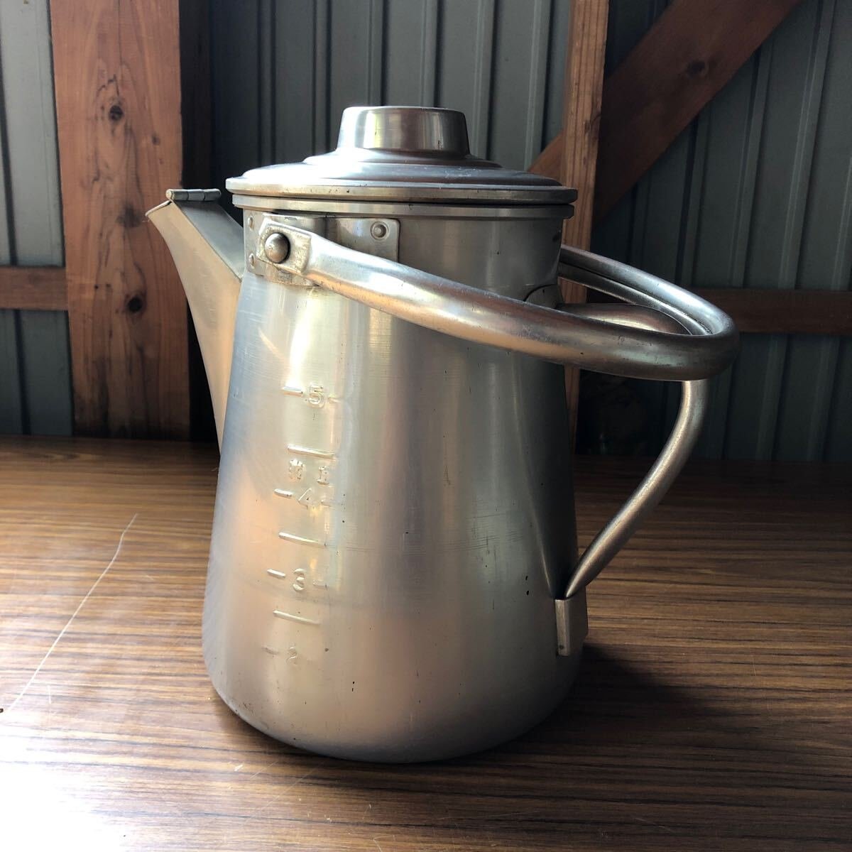 tooru02's tweet photo. @geographybu 脱脂粉乳
こんな容器でアルミのお椀についだやつを配られていた
飲む頃には表面に膜が張ってました https://t.co/BSPMqoA0gW