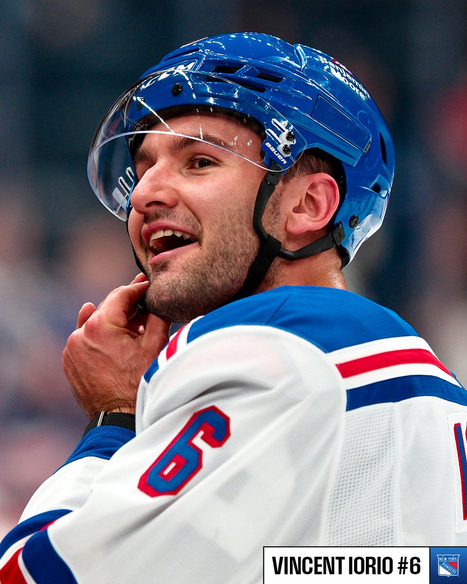 How we feeling about the blue buckets, @​NYRangers fans? 👀 
 [📷](https://pbs.twimg.com/media/HSyBfvvaMAA_LLx.jpg) [📷](https://pbs.twimg.com/media/HSyBfvmbYAA