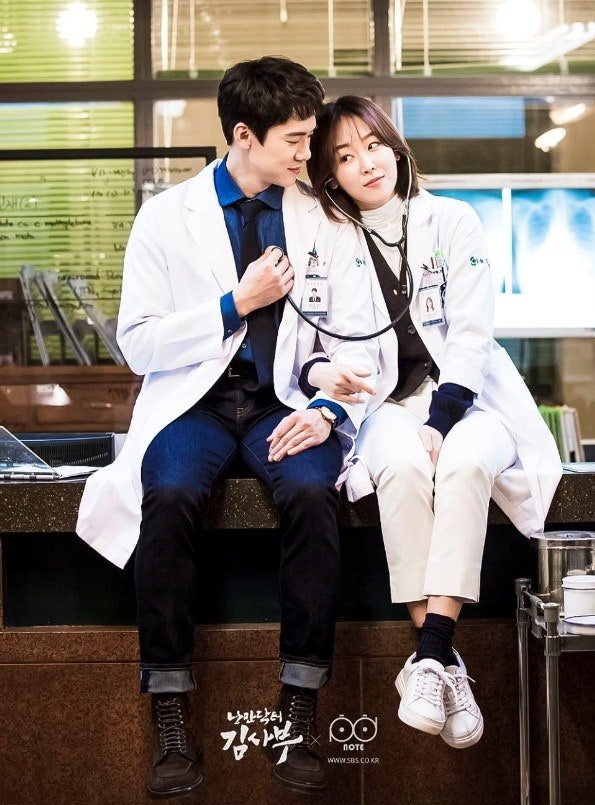 kdrama_menfess's tweet photo. mama papa pas masih pacaran (2016)
vs mama papa pas sudah menikah (2026)

siapa yang nungguin •kdm• yoo yeonseok dan seo hyunjin ini? ☝😆 https://t.co/ZkynyxnuRz