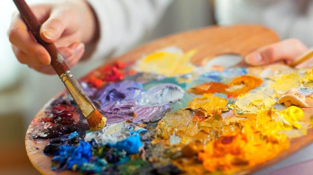 MayraArevich's tweet photo. 🎨 En el #DíaDelArtistaPlástico felicitamos a quienes con su talento pintan identidad, memoria y esperanza. Su arte también comunica y nos une como país. ¡Gracias, creadores! @MINCOMCuba #ArteYComunicación https://t.co/M9ctSHi3g9