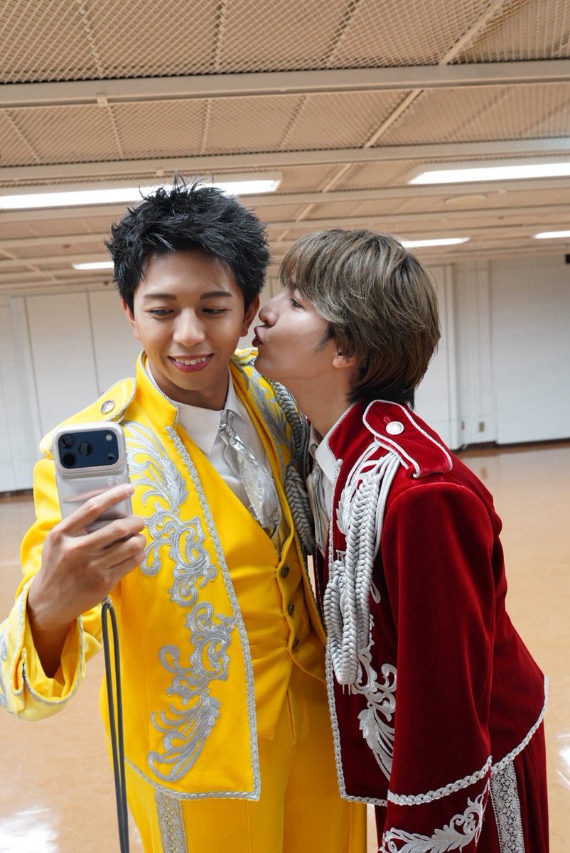 takuya_matsuri's tweet photo. おはよう😋❤️

今日は地元兵庫県でツアー公演です🥰❣️
めちゃくちゃ嬉しいし死ぬほど楽しみ🥹💗

コンサートツアーで
ホールでの地元凱旋は夢だった😭🫶
うれしいいいいい😍💕

全力で盛り上げるのでみんなも
頭から最後まで全力で声出して
一緒に盛り上がろうね😋❤️‍🔥❤️‍🔥❤️‍🔥

今日は僕の地元公演
よろしくお願いします🥳❤️

写真はわたるカメラ🤩👍🏻📷
ふいに色々撮ってくれてました😘

#MATSURI
#松岡卓弥
#兵庫県
#地元凱旋