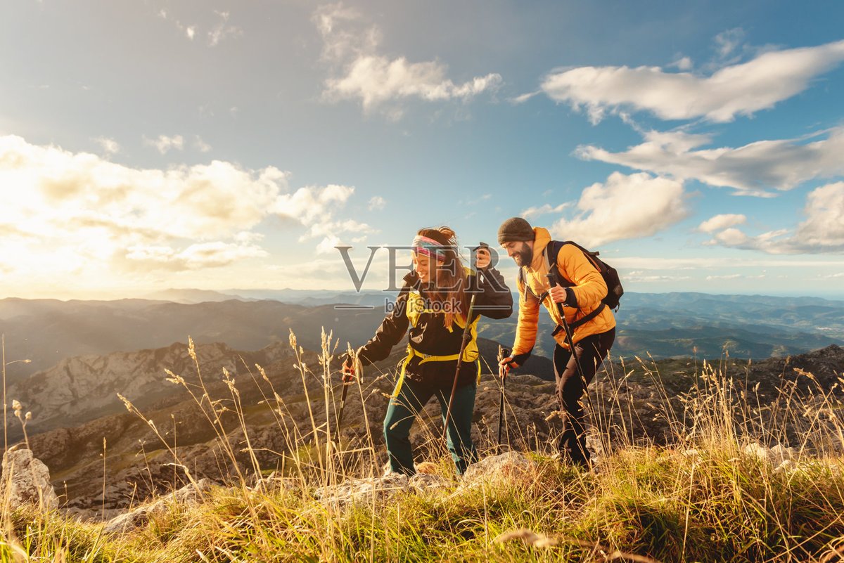 andy60386090's tweet photo. Hey, I heard you love hiking too! Wanna grab coffee this weekend to swap trail tips https://t.co/U3AR1h2ub8