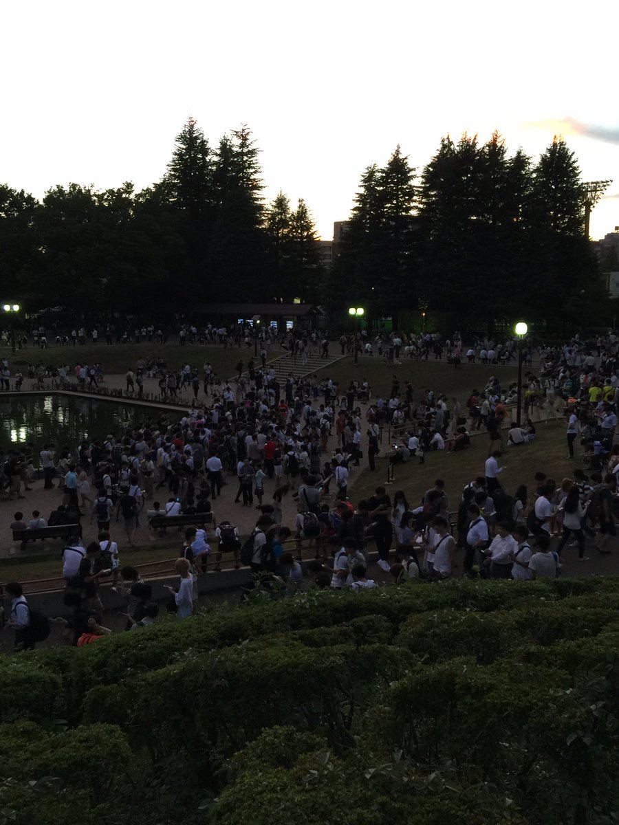 gmago77's tweet photo. 10年前の世田谷公園。みんなポケモンGO。 https://t.co/PV0HsLm6cI