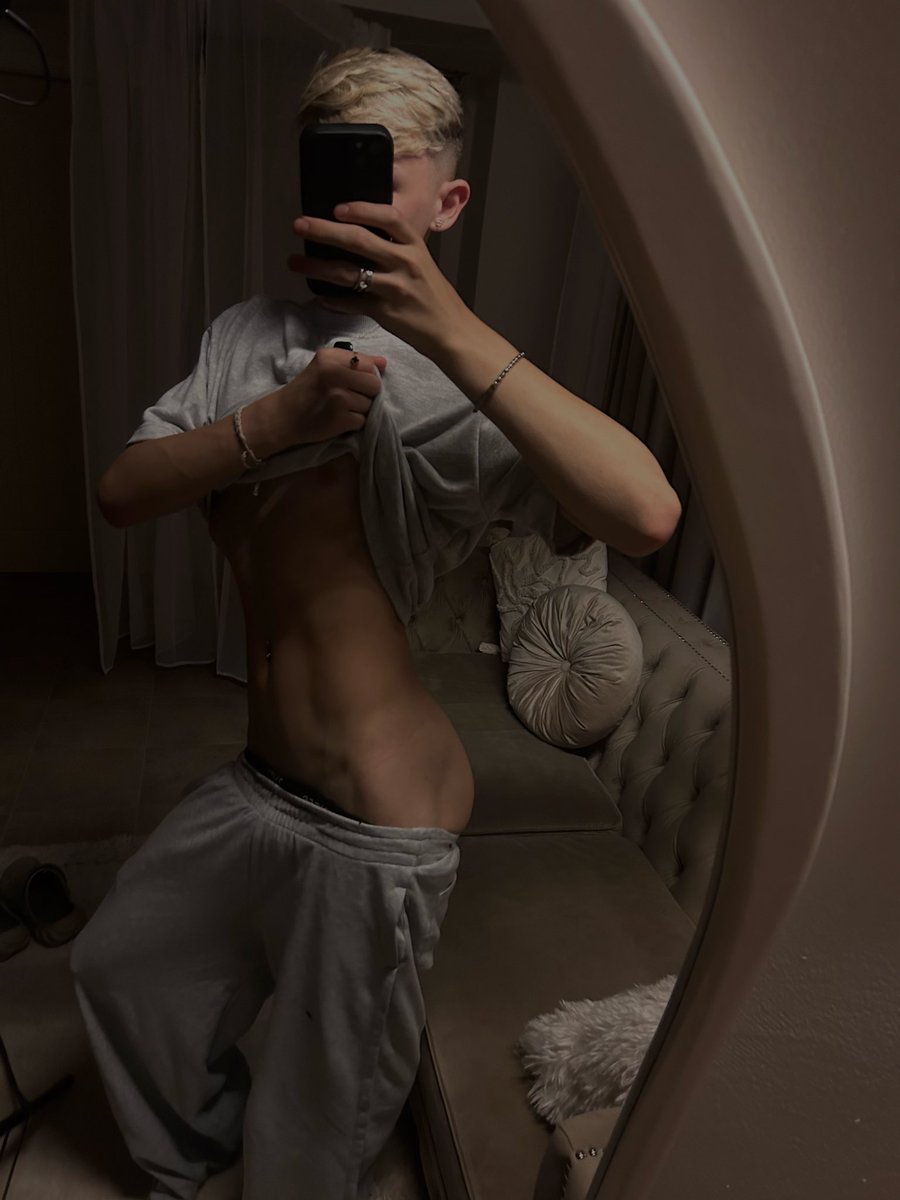teddyxedd's tweet photo. So you like my body?💗 #femboy #twink #body https://t.co/BHhA8eTLTp