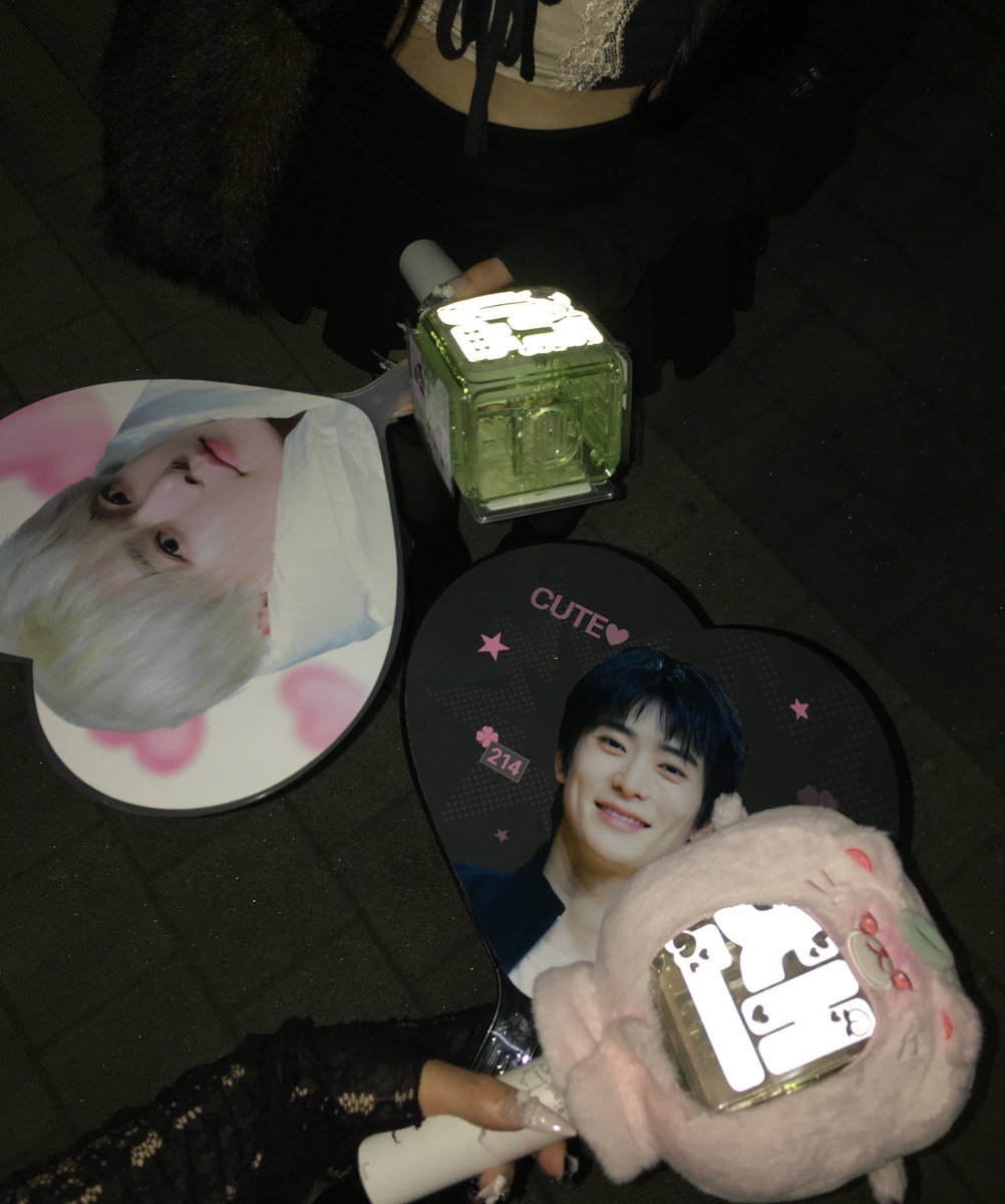 nxll0ve's tweet photo. 일이칠♥️ https://t.co/NpWo9cMkNn