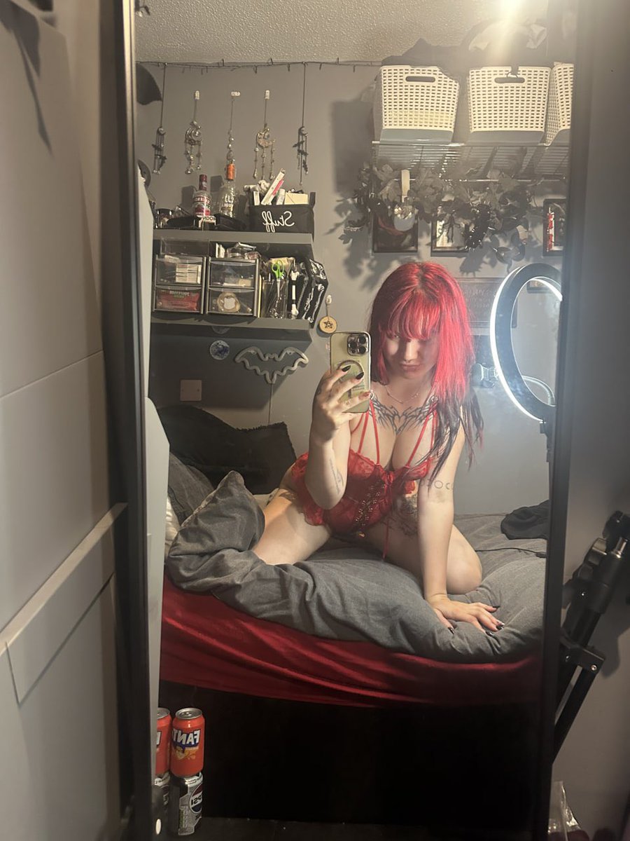 adeliaynl's tweet photo. bought this lingerie for absolutely no innocent reason and honestly… it would’ve been rude not to post it https://t.co/dFNBxGwRPm