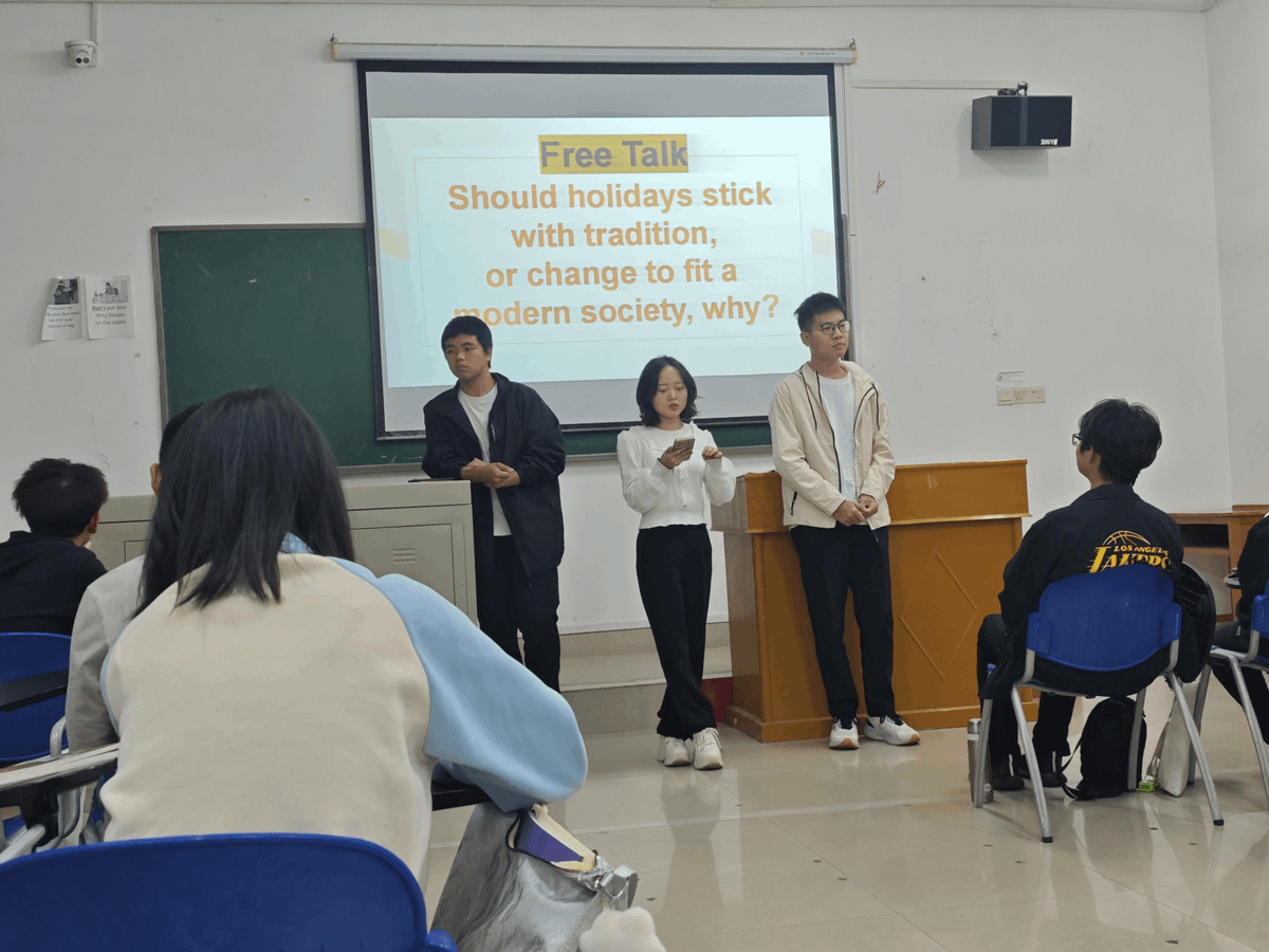 dwiephee's tweet photo. Join our English debate club’s weekly trivia night this Thu @7PM! Win fun prizes u0026 make new friends—all levels welcome! https://t.co/jCu0wyTvaz