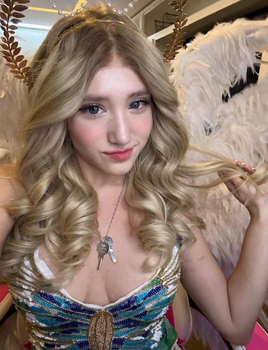 trustfundbratt's tweet photo. LIVE DRAIN FINDOM GAMES 
https://t.co/ZuFJzg3MOL https://t.co/uKXc68IjcK