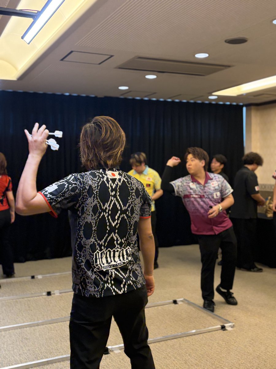 _STJ_official's tweet photo. 【WARM UP 🎯】

試合開始を前に、選手たちはウォーミングアップ中。

会場の緊張感も少しずつ高まってきました。
まもなくSTAGE9、スタート

⬇️ライブ配信はこちら（無料）⬇️
▶︎STAGE9
https://t.co/ZQN6QN5IzO

※配信環境により、一部映像が乱れる場合がございます。あらかじめご了承ください。

#SteelTourJapan #STJ