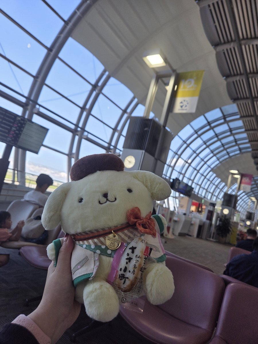 yush0221's tweet photo. 新幹線があんまり到着時間変わんないから、仙台トランジットだぜ https://t.co/Mnkb3fOe40
