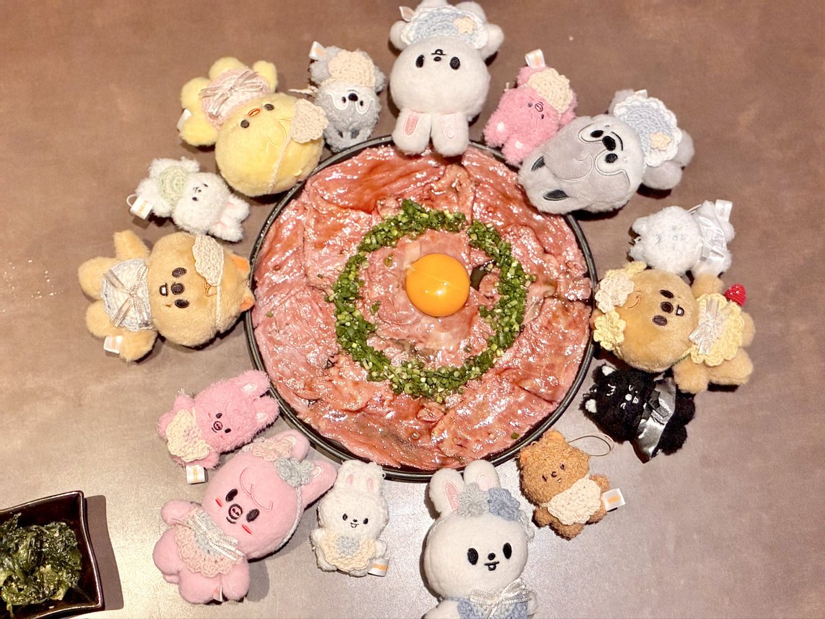 marow2skz's tweet photo. 昨日はバンテリンの感想会
各々のライブ楽しかった話からスキズ沼入りエピソードまで盛りだくさんで楽しくてあっという間だったー✨
2日目に上書きされて初日の記憶なくしてるからバンテリンやり直したい！笑
(写真くりちゃん提供) https://t.co/QI2TmToF36