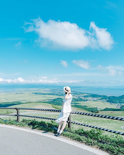 SerenityDisq's tweet photo. 連休明けの月曜日、さすがに体が重い。週末の旅行の疲れがどっと出てきて、朝からだるいし、頭がぼーっとする。早く仕事終わらないかなあ、という気持ちで出社。 https://t.co/f24hCXi7Xl
