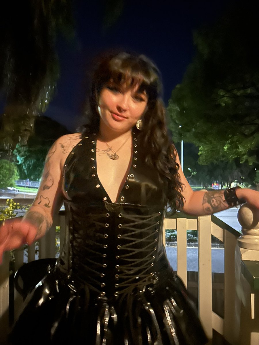 ch3shirebat's tweet photo. :¨·.·¨:
 `·..·‘ intro pin | #moothunt

꩜ 23 • she/they • 🏴󠁧󠁢󠁳󠁣󠁴󠁿🇵🇭🇦🇺
꩜ recently started streaming ✮
꩜ horror (re, alice mr…)
꩜ league of legends (orianna/ahri ୨୧)
꩜ manga (ai yazawa, junji ito)
꩜ ninajirachi :3

♡ / ↻ appreciated :p

#gamingtwt #horrortwt #loltwt #promotwt https://t.co/hoIX6wmqaU