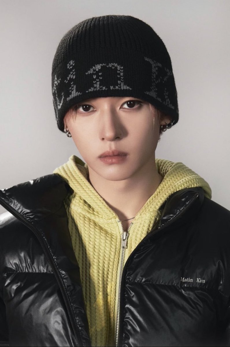 MlNHORIZON's tweet photo. new #leeknow pic for matin kim fw26 ! ...he has red/orange hair here omg https://t.co/NEzbRl57St