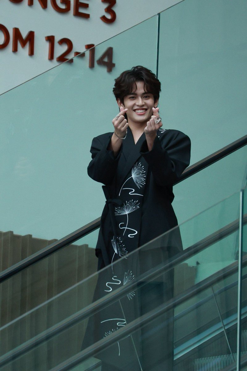 shogunprmfc's tweet photo. Good morning เช้าวันฝนพร่ำ 🌦
เช้าวันอังคาร  เอาเปาเป่ยมาบอกรัก เติมกำลังใจในการทำงานและใช้ชีวิตในวันนี้ 🫰
ดูแลรักษาสุขภาพกันด้วยน๊าาาาา 🌻🤍 

#NOTYOURSTheSeries
#非你之物

𓂃⋆ @shoguunn - #SHOGUNParamee ˖ 𓈒⊹ https://t.co/67jQfS3LIh