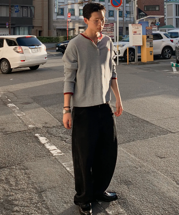 fuzzyscan's tweet photo. #팔로우 #RT #맘찍 
도레미친 예쁨 ( ͝סּ ͜ʖ͡סּ)
자연스러운 체형 커버 해주는
스탠다드 핏으로 커플룩까지 

https://t.co/cLnzuiahRc https://t.co/SKZL97Lkse