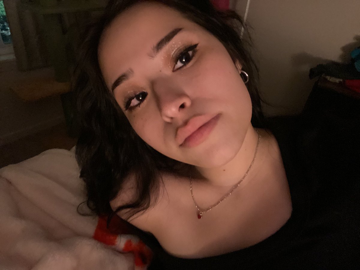 overtakesolve13's tweet photo. Srry about the DM fee! Ive been getting just way too many messages to keep up!! :3 plus lots of them make me feel uncomfy and waste my timee >:( https://t.co/P0AYjsefhn