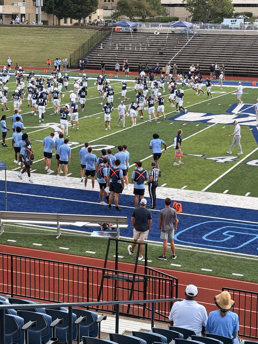 CamPhillips66's tweet photo. Had a great visit at @IchabodFTBL this weekend. Thank you @Zach_Watkins @CoachSharpWU @CoachKoch_WU. I really enjoyed watching what you guys are building down at Washburn. Great win this weekend! @Coach_Simone73 
@CoachDorian3 
@JPRockMO 
@CoachGriff_IFF 
@VerbalCommit_KC 
@810varsity 
@MaxPreps 
@SWiltfong_ 
@GregSmithRivals
@AllenTrieu