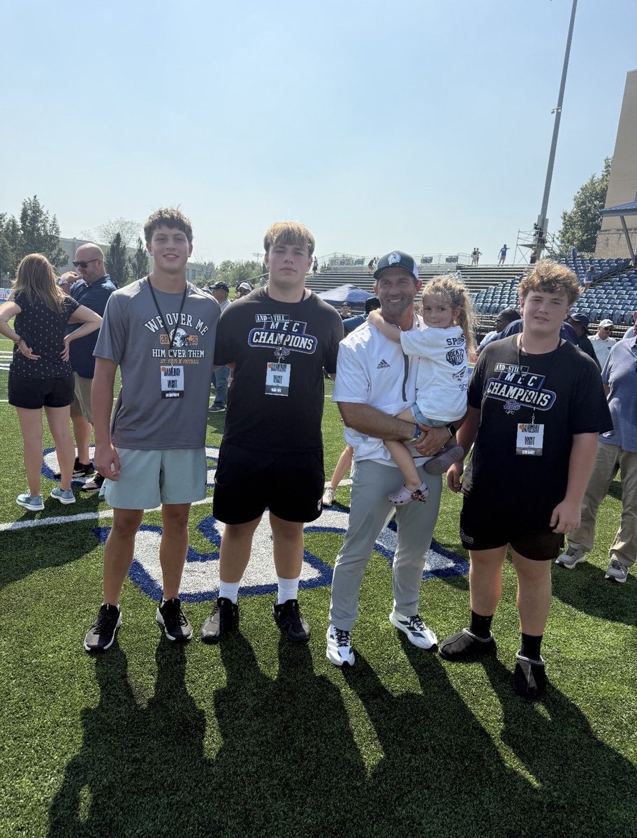 CamPhillips66's tweet photo. Had a great visit at @IchabodFTBL this weekend. Thank you @Zach_Watkins @CoachSharpWU @CoachKoch_WU. I really enjoyed watching what you guys are building down at Washburn. Great win this weekend! @Coach_Simone73 
@CoachDorian3 
@JPRockMO 
@CoachGriff_IFF 
@VerbalCommit_KC 
@810varsity 
@MaxPreps 
@SWiltfong_ 
@GregSmithRivals
@AllenTrieu