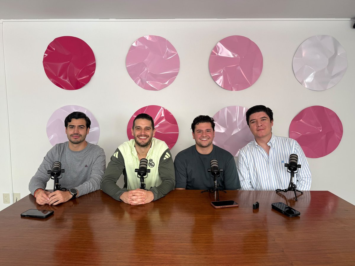 spadillagro's tweet photo. El Quinto aniversario del Podcast de Padilla se festeja con @adrianm10 https://t.co/esCTtZqI0R