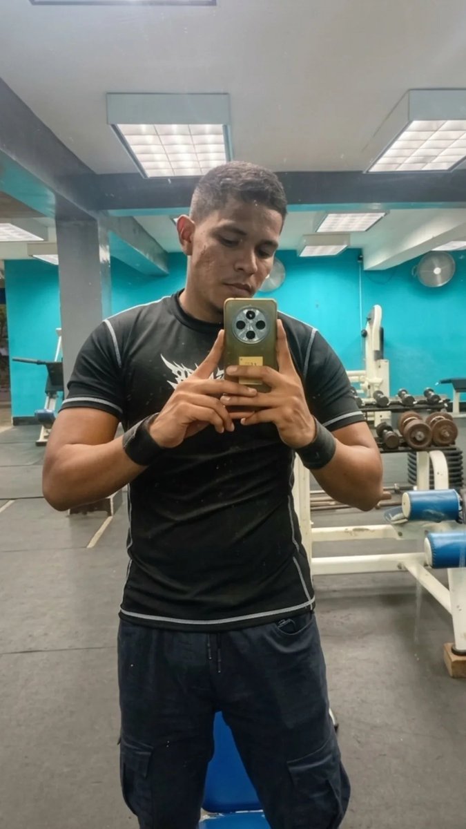 BrazonMosqueda's tweet photo. #gym https://t.co/jmWpSrbIjl