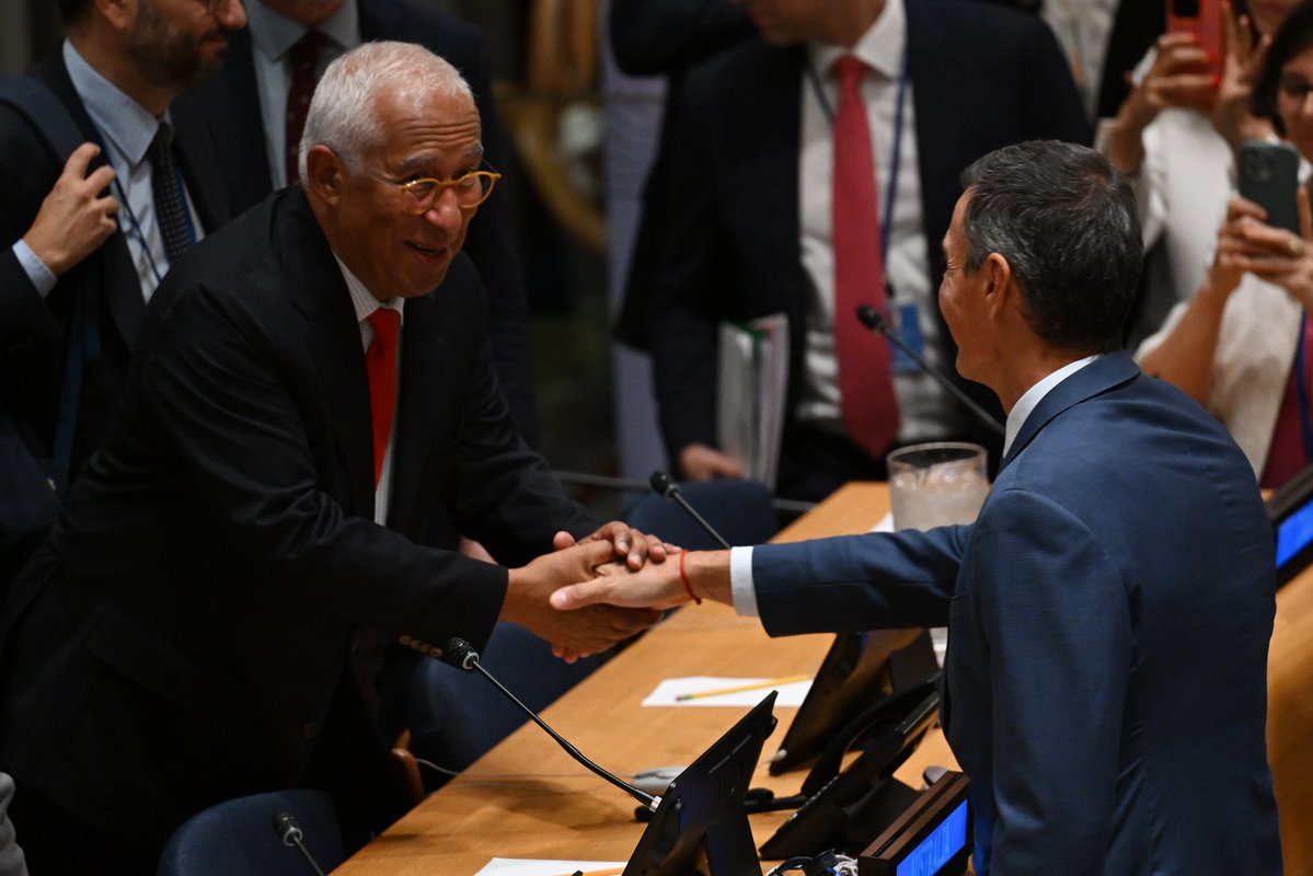 desdelamoncloa's tweet photo. España defiende un multilateralismo más inclusivo y universal para hacer frente a quienes quieren desmantelar el orden basado en reglas. 

Así lo ha trasladado el presidente @sanchezcastejon en el encuentro de Partners for Multilateralism en Nueva York.

https://t.co/A2yVbsHcIW https://t.co/4D3M8ebbgX