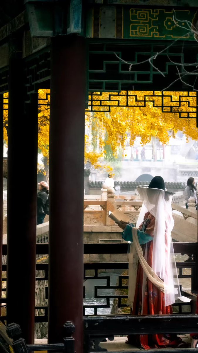 ShanxiTimes's tweet photo. 【 #OneShanxiADay 】Jinci Temple is about to enter its best viewing season in autumn.🍁 https://t.co/WNI6QmR2Jp