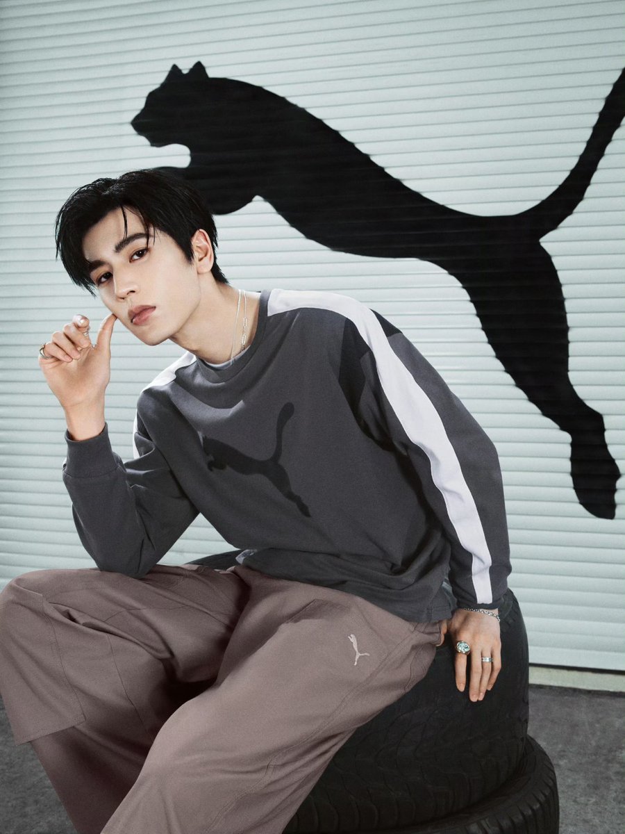 FinkfingSun's tweet photo. 2026.09.22
웨이보 PUMA 푸마 (PUMA彪马)
보는 사람이 임자(보면 이득) 🤔  
​만약 H-STREET 얇은 창 운동화를 갖게 된다면 👟
너도 @장릉혁z 처럼 스트리트를 산책해 보고 싶지 않니? 🚶
걸음에 당당함을 실어주는 건 편안하면서도 스타일리시한 T7 트레이닝 세트
전체적인 스타일의 트렌디한 포스가 즉시 살아나요!