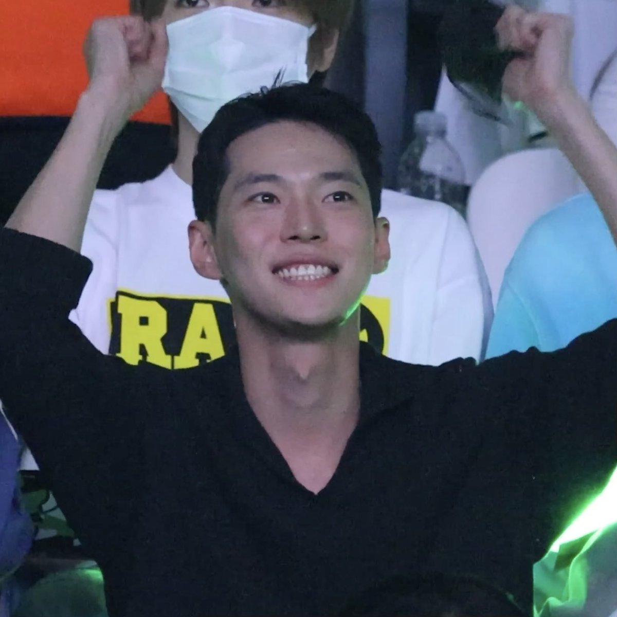 do201d0's tweet photo. 하..... 존귀통온다 https://t.co/g3M8lPEr9x