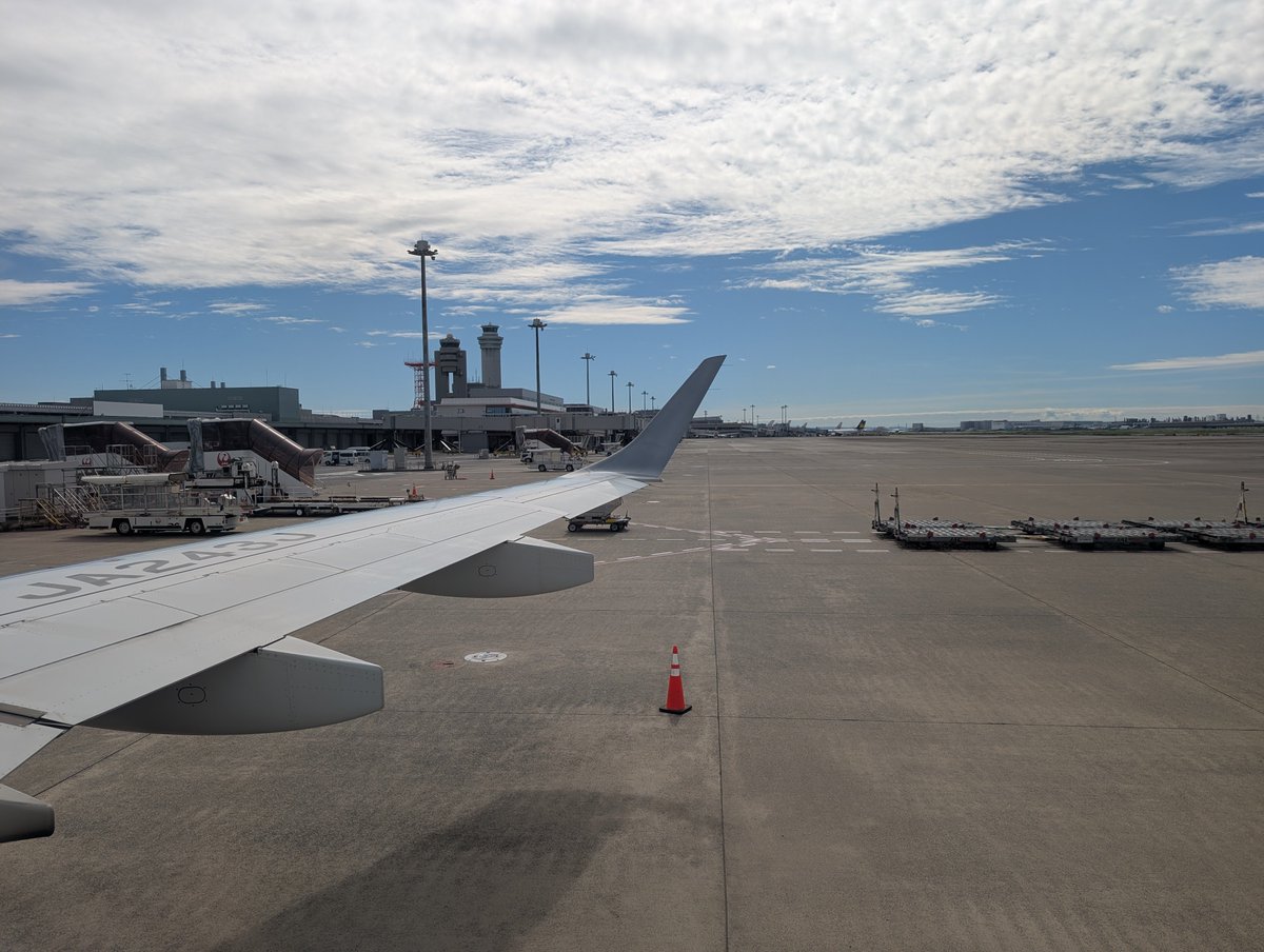 hawksugawa's tweet photo. トランジットでも沖止めでもへし折る！ https://t.co/TX5GFnL4YM
