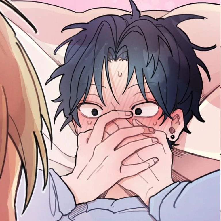asexualfollo's tweet photo. uyun covering his mouth when he’s flushed🤤like yes🤤 https://t.co/hc6B9BNsuw