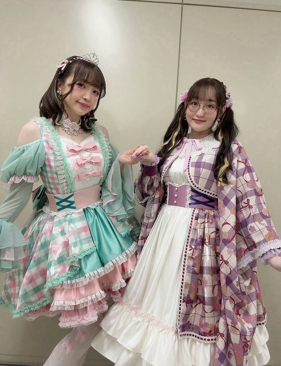 Suwa_Ayaka's tweet photo. ほっ？💚このあと！11:30〜💖👑
ミリオン14thDAY1✨同時視聴上映会なのです？！！！😳
ぜひ一緒に振りかえりましょう😭🎤💐
まだ余韻冷めやらぬなのに…感情溢れちゃう笑。
#ミリオン14th
#ミリオン14th_day1 https://t.co/PGCOPdcc0L