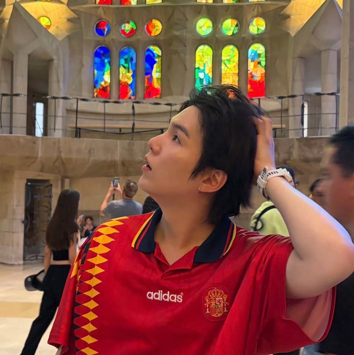 juustyoongi's tweet photo. dumps que curam: yoongi em barcelona https://t.co/pfarBoko9A
