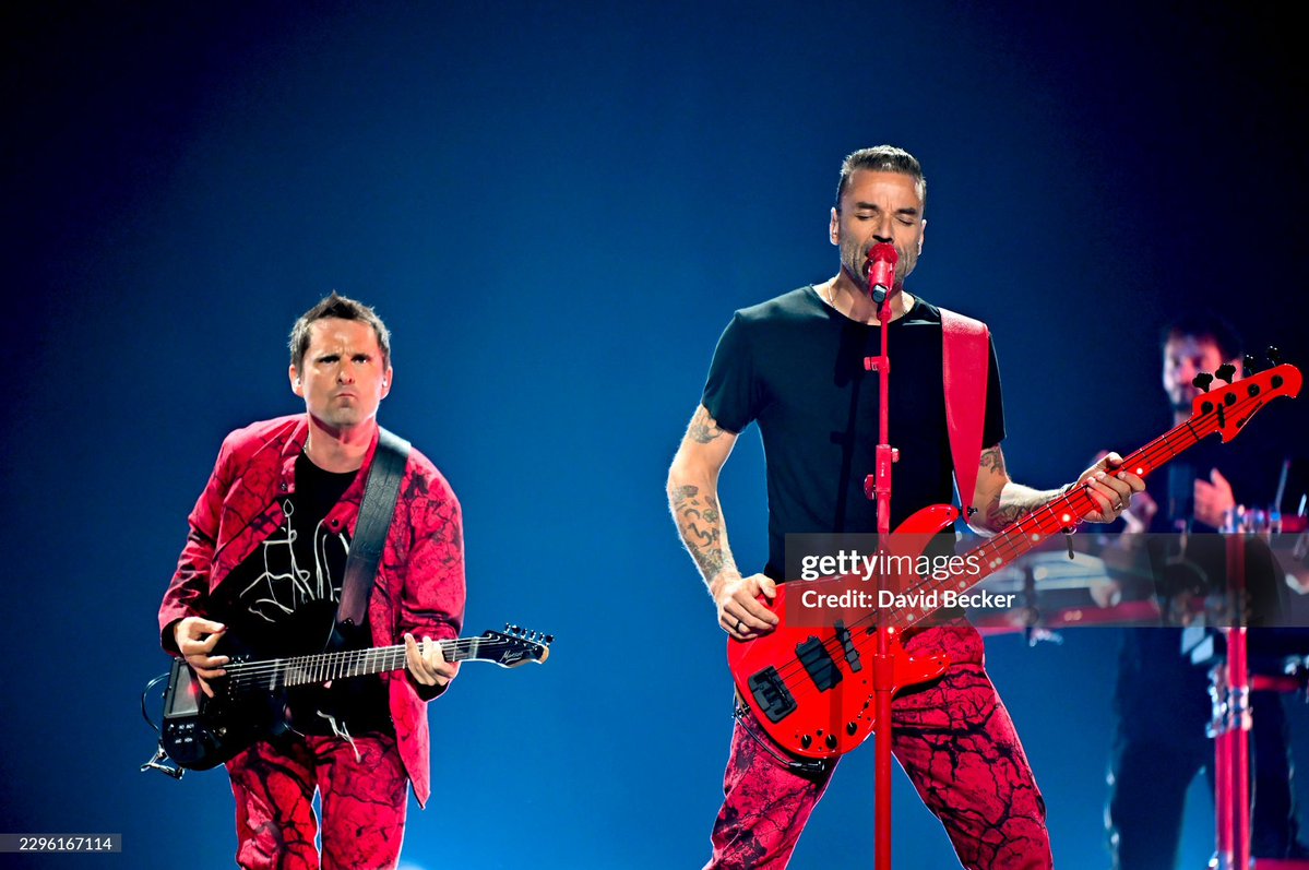 muse_argentina's tweet photo. 📸 Muse en el iHeart Radio Music Festival
✨️ #MuseLive #iHeartRadioFestival https://t.co/CNFTz30mNH