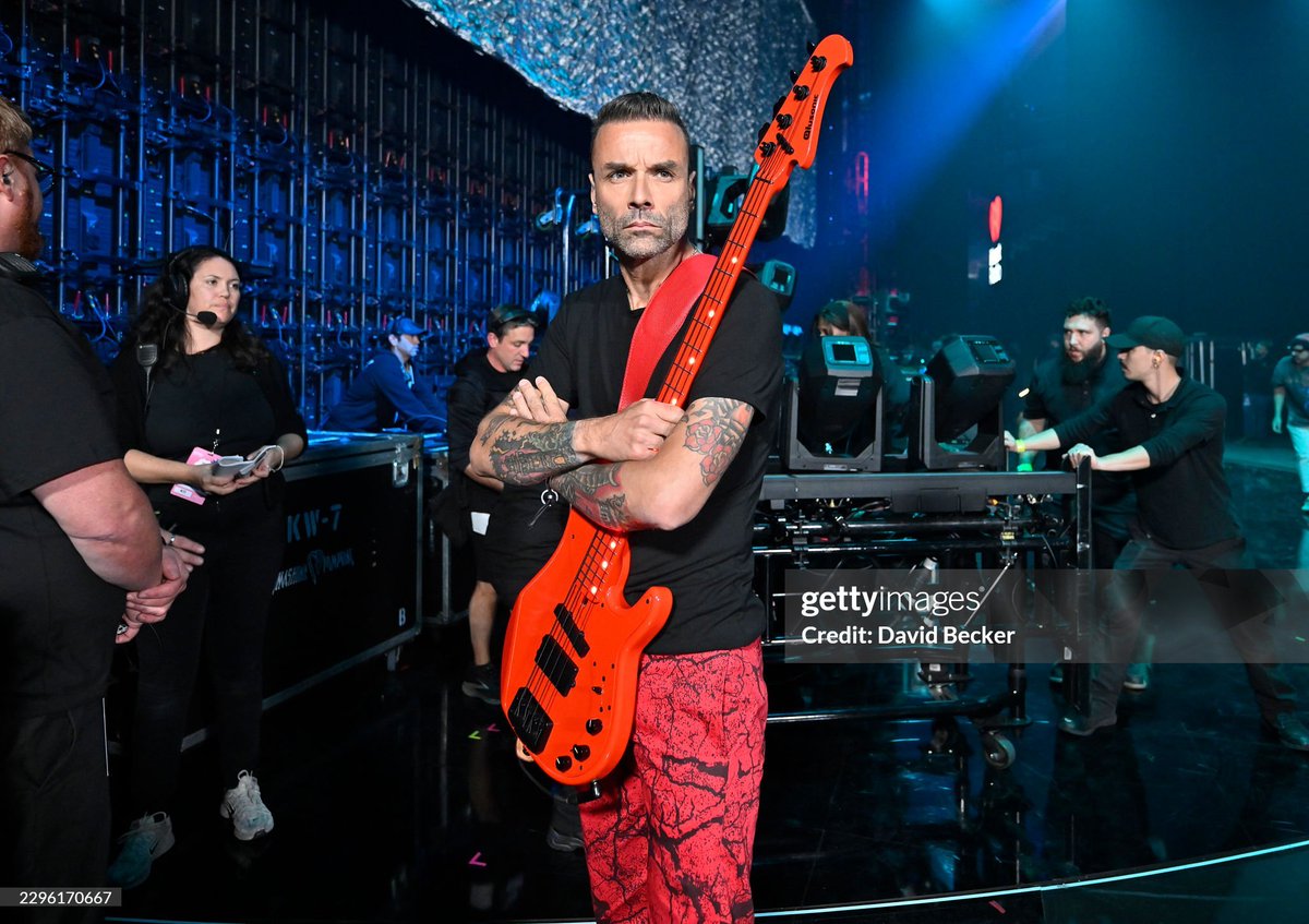 muse_argentina's tweet photo. 📸 Muse en el iHeart Radio Music Festival
✨️ #MuseLive #iHeartRadioFestival https://t.co/CNFTz30mNH