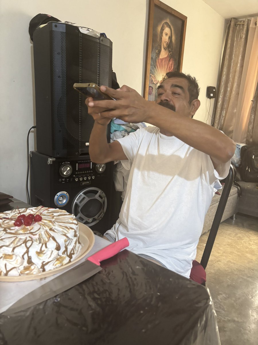 MariaYusse11520's tweet photo. FELIZ CUMPLEAÑOS MI CIELO HOY NOS GANASTE Y NO PUDIMOS SORPRENDERTE COMO EL AÑO PASADO https://t.co/mzQ4UaimKC