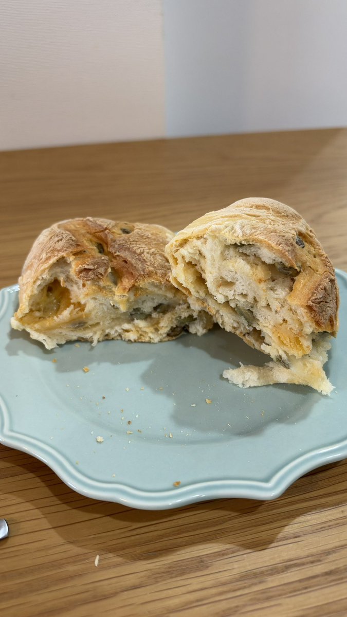 mochi_mn's tweet photo. パンとエスプレッソと🍞☕️ https://t.co/G3vuXh90P6