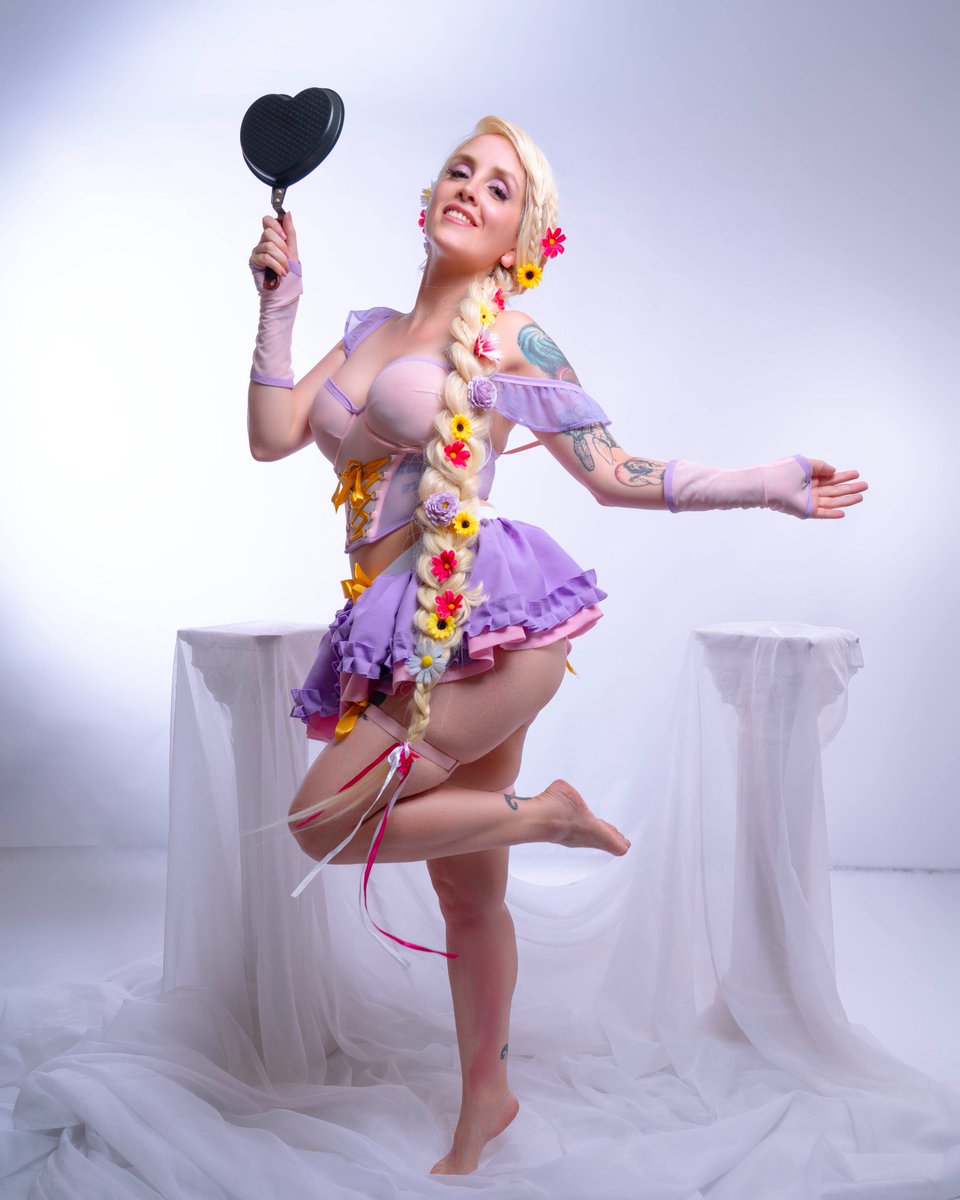 miiniinna2's tweet photo. Rapunzel will always be my favorite Disney girl 🌸 Which Disney character is yours? 💕

#Creator #PrettyGirl #HotGirls #Cosplay #EroCos https://t.co/w5V677N31e