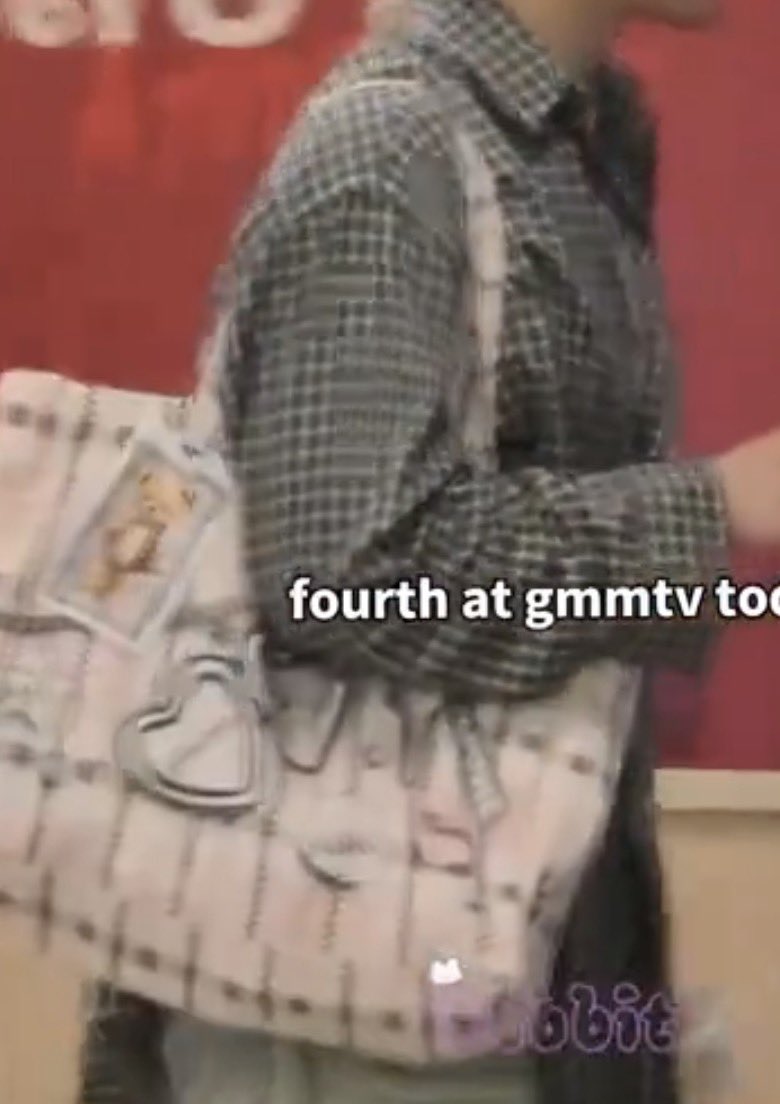 he4rt44t4ck's tweet photo. mamaaaaa where is this bag from @tawattannn https://t.co/PUEsquMlb0