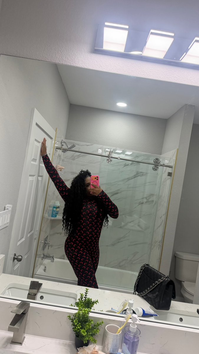 thebitybarbie's tweet photo. Ms.EatThatDickOffTheBone😘. #philly #phillyfreaks #pyt #whore #phillywhore #fypシ゚viralシfypシ゚ #cuteface #xybzca https://t.co/VnNYMAL2gX