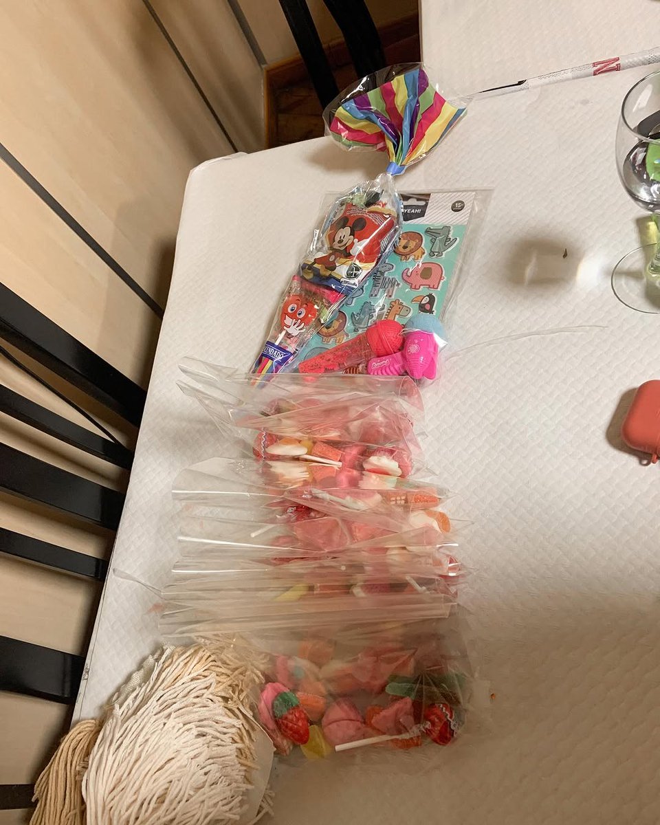 luciaumazon's tweet photo. Resumen del cumpleaños de Thiaguito y ya con esto termino de subir cosas de ese día🥰
Feliz primera vuelta al sol mi vida, te amo con todo mi corazón! Eres y serás siempre lo más bonito que me ha pasado, amo ser tu mamá🤍👶🏼🎂 https://t.co/u1jQdlNLhs