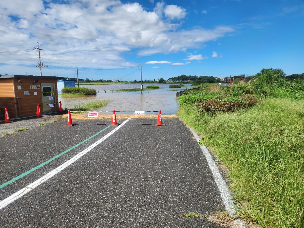 ProjectBicky's tweet photo. これはダメですね😇

おとなしく帰ります🚴‍♂️💨

#ロードバイク
#トレーニングライド
#手賀沼
#冠水 https://t.co/bfPzDmsZ3P