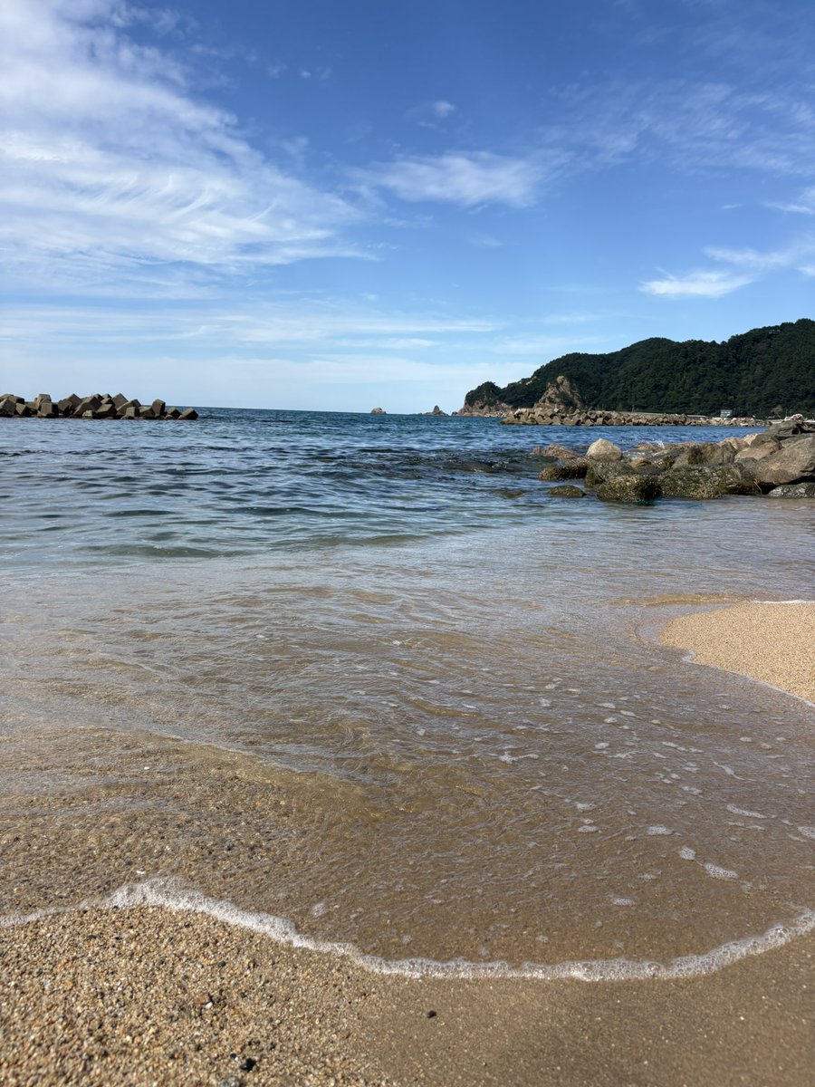 aachan225's tweet photo. おはようございます😊🌺

先日は村上の笹川流れへ🏝️🥰

透明度が高くてほんとキレイです😆💓
国指定の名勝および
天然記念物の景勝地です✨

本日は
ミセスダイナマイトTuesday
生放送です🤗📻

午前11時〜午後2時まで
生放送でお送りします( ˊᵕˋ* )
全国どこからでもお聴きいただけます♪ https://t.co/uLPLhBp1zX