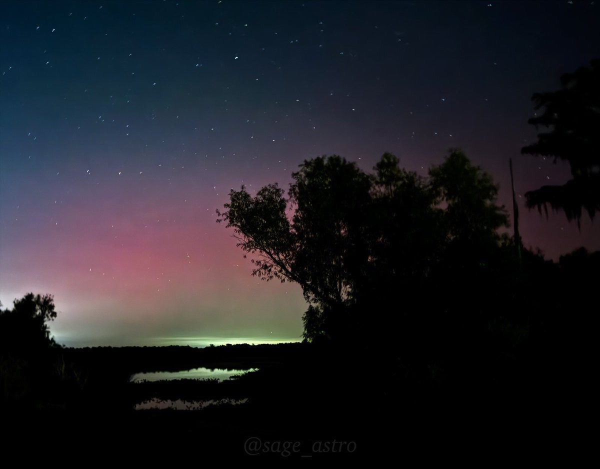 sage_astr's tweet photo. i love aurora https://t.co/pO5lye6yhb