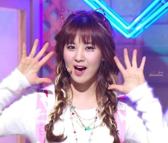 yuriiyunah's tweet photo. idols before haerin: https://t.co/HtPV18rpGa